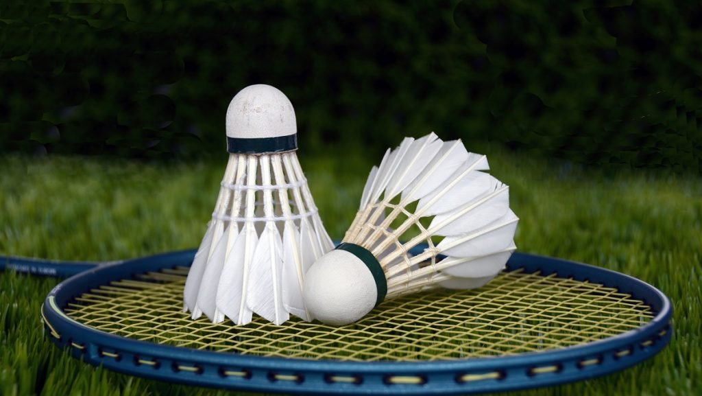 Peralatan badminton